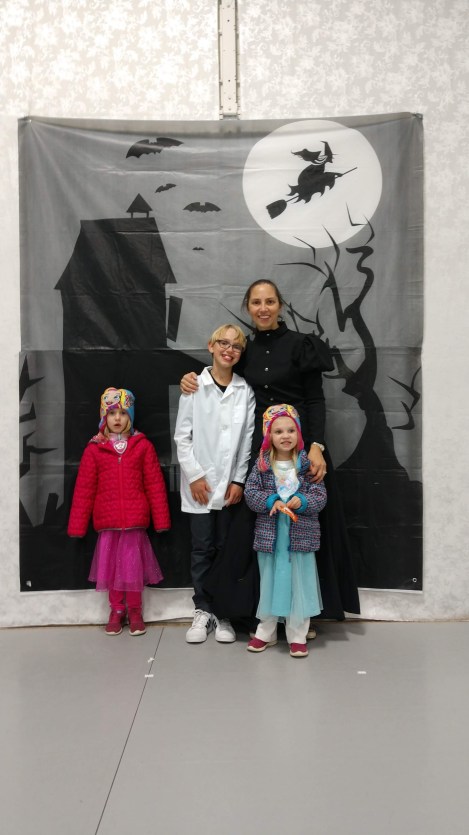 IMG_20191026_193209566_BURST000_COVER_TOP