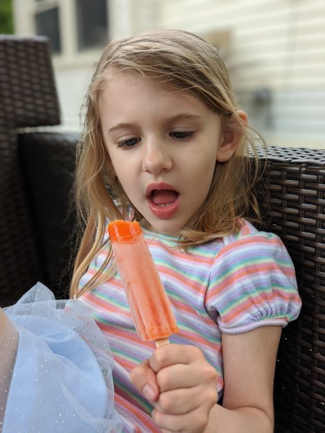 00100trPORTRAIT_00100_BURST20200528145912264_COVER