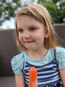 00100trPORTRAIT_00100_BURST20200528145924617_COVER