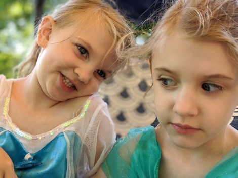 00100trPORTRAIT_00100_BURST20200617171231357_COVER